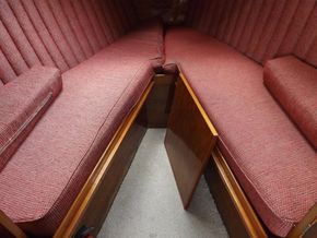 Freeman 32 Mk1 Highline - Forward Cabin