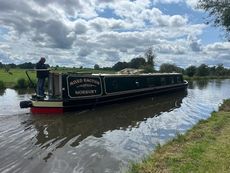 Stunning 57' Narrowboat (refitted)