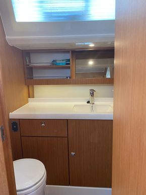 2013 Bavaria Vision 42 10