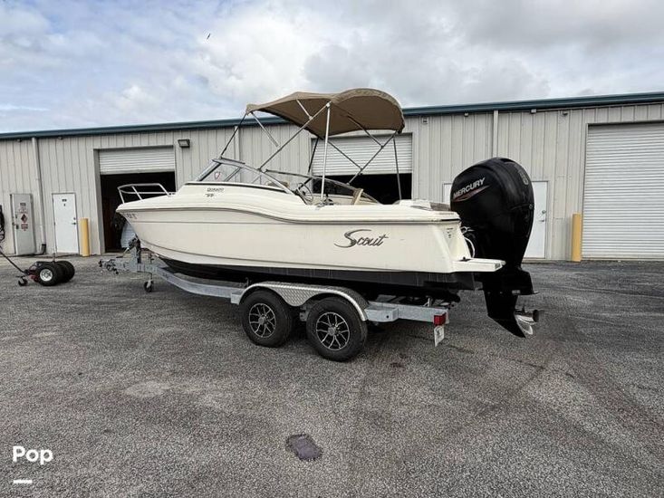 2022 Scout 210 dorado