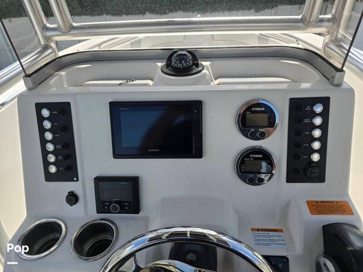 2019 Robalo r 200