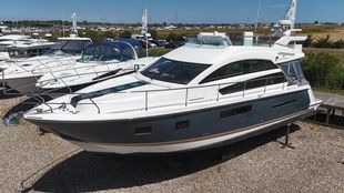 2011 Fairline Squadron 42