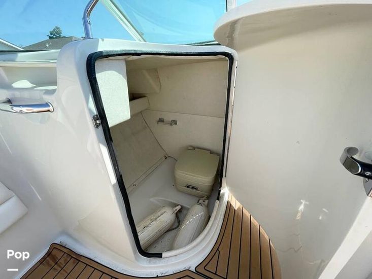 2008 Sea Ray 220 sundeck