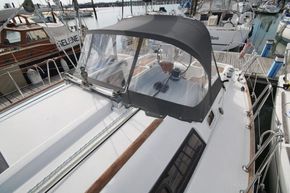2010 Beneteau Oceanis 34 7