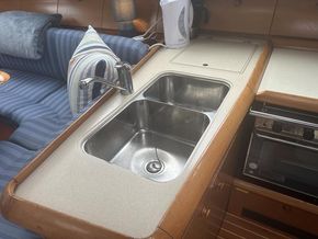 1998 Jeanneau Sun Odyssey 40 DS 21