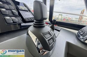 Jeanneau Leader 40 - joystick