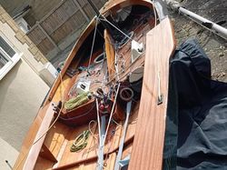 Lovely Hornet well-equipped but no crew