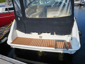 Sea Ray 240 Sundancer  - Stern