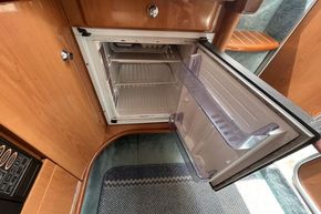 Sealine S28 - galley fridge