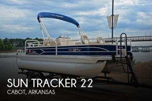 2021 Sun Tracker 22 DLX Fishin' Barge