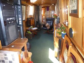 Cain Narrowboat 57'  - Looking Forward