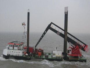2010 Barge - Crane Barge For Charter