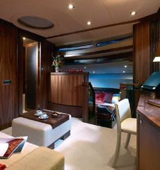 30 Metre Yacht - Main deck duplex stateroom