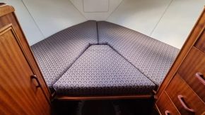 Aquafibre 32 Saphire  - Forward Cabin
