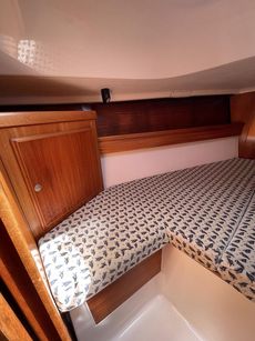 Beautifully maintained Dufour 32 Classic wheel steering shoal draft