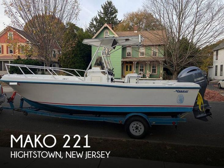 1997 Mako 221