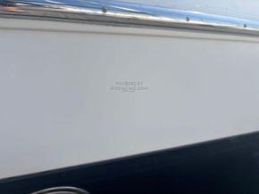 Cranchi Z35  - Hull Close Up