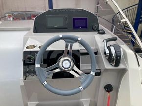 Atlantic 730 Helm