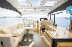 2024 Sealine C390