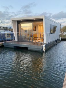 BlueField House Boat M350