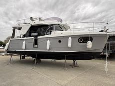 2017 Beneteau Swift Trawler 30