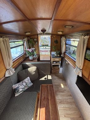 Saloon through to bow 