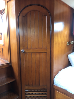 Master cabin heads enclosure
