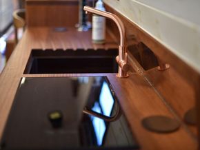 Narrowboat 70ft with Residential London Mooring - Galley