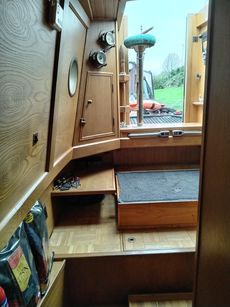 70ft NARROW BOAT LIVE ABOARD.