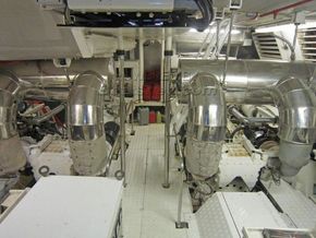 Mangusta 92  - Engine