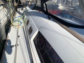 Beneteau Oceanis 54  - Side Deck