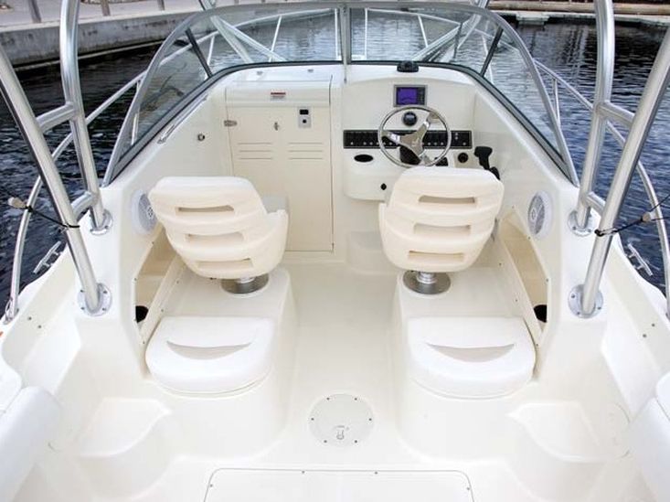 Boston Whaler - 235 Conquest