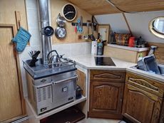 Widebeam Liveaboard - Leeds Liverpool Short Boat style 83% scale