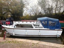 Chatterbox 22ft 1985 2 berth motor cruiser.