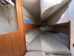 1993 Hunter Legend  Hunter Channel 323 49