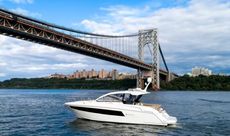 2015 Cruisers Yachts 39 Express Coupe