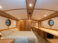 BESPOKE BOAT CO 65ft WIDEBEAM