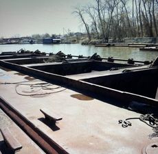 100' x 30' 150 cubic yd Dump Scow For Sale