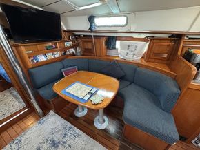 Beneteau Oceanis 411 Clipper  - Saloon