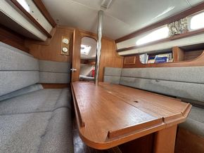 1993 Hunter Legend  Hunter Channel 323 34