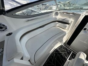 2008 Rinker 280 Cabin Cruiser 12