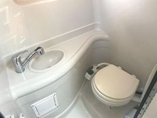 Crownline 275 CCR (reduced)