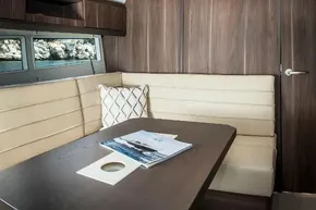 Sealine S335v
