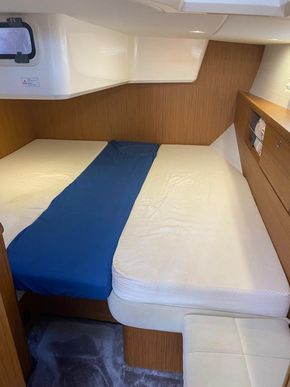 2013 Bavaria Vision 42 9
