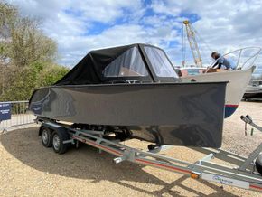 Sunrise 650 Tender