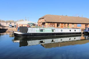 56ft Semi-Traditional stern 