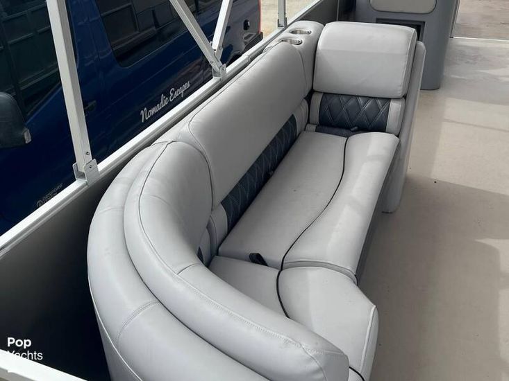 2023 Custom 29 party barge
