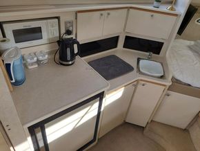 Bayliner 3055 Ciera  - Galley