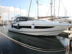 2020 Princess V40