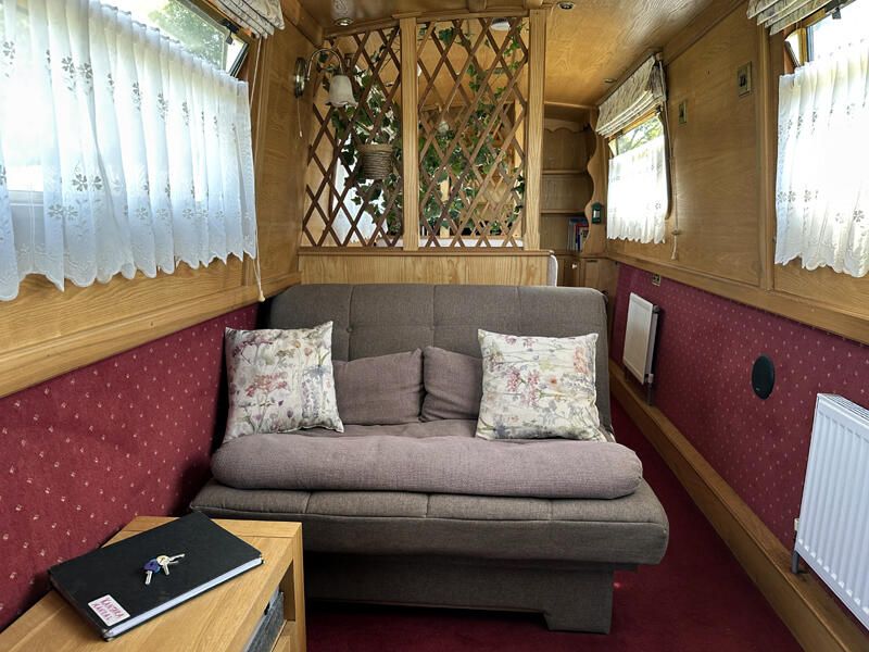 Saloon Sofabed Aft